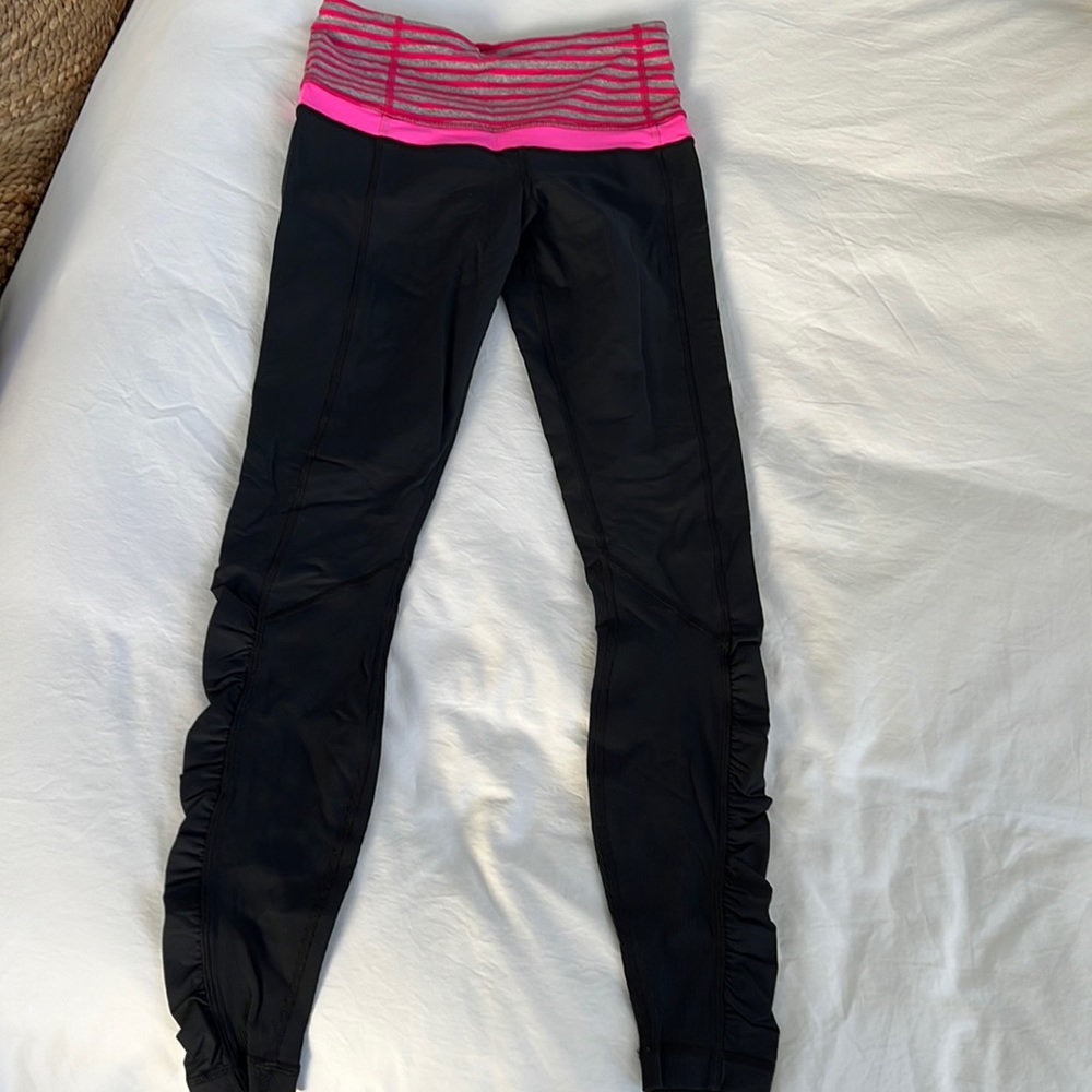 Lululemon full length running tight size 6